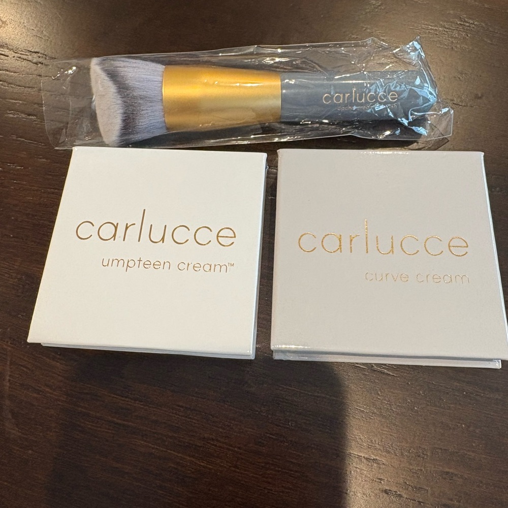 Carlucce Makeup Brush and Blushes Set Bundle